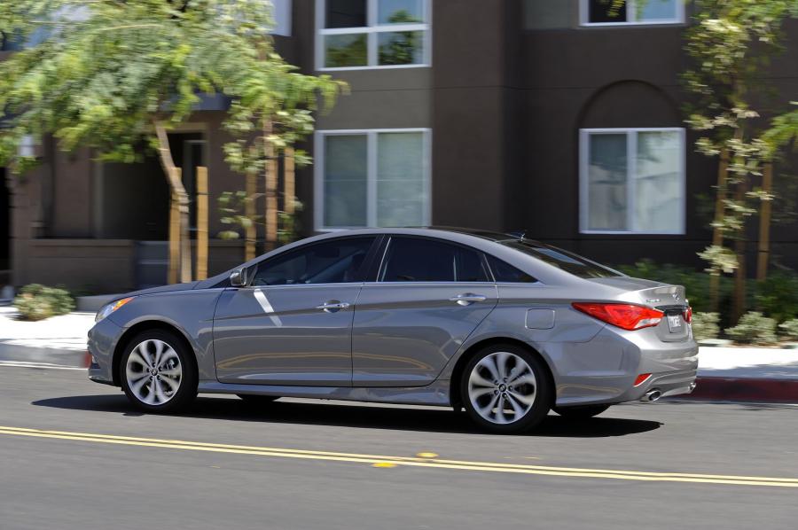  Hyundai Sonata 2014 года  (фото 11 из 19)